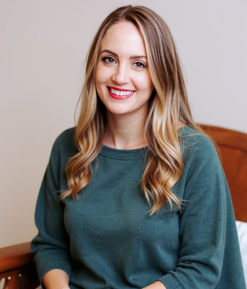 Third-party reference portrait with a clashing color drape